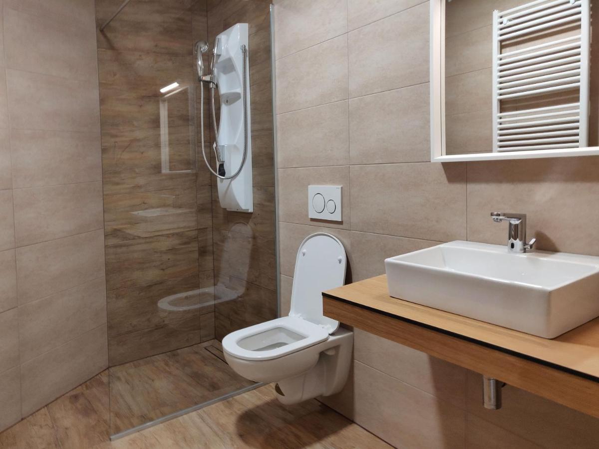 Pubyland Rooms & Apartments Rogatec Kültér fotó