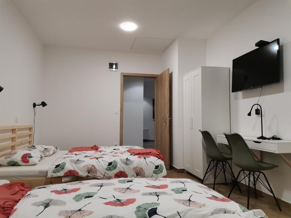 Pubyland Rooms & Apartments Rogatec Kültér fotó